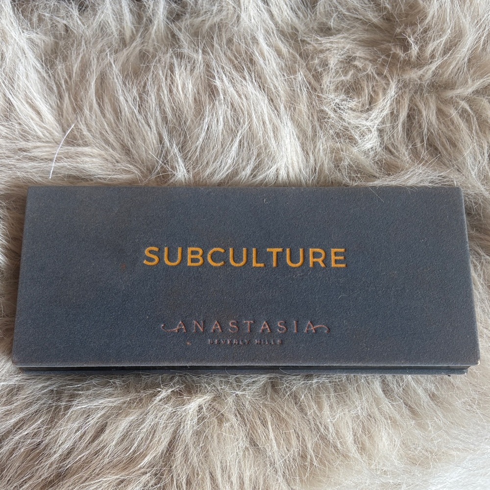 Anastasia Beverly Hills Subculture Eyeshadow Palette - Olive, Gold, Brown Tones